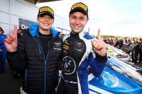Flick Haigh en Jonny Adam