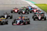 Ugo de Wilde bij de start van race 1