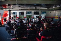 WRT-pitbox in Imola