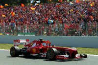Fernando Alonso na de zege in de GP van Spanje
