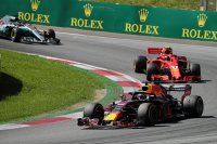 Ricciardo voor Räikkönen en Hamilton