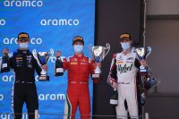Podium R2