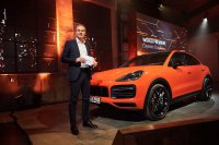 Oliver Blume, Chairman of the Executive Board of Porsche AG,stelt nieuwe Cayenne Turbo Coupé voor.
