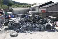 De volledig uitgebrande Audi A4