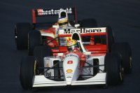Ayrton Senna, gevolgd door Michele Alboreto