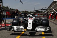 Feestlivery voor de Mercedes W10