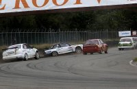 Bart Bex (BMW) in de problemen na start finale SN +2000