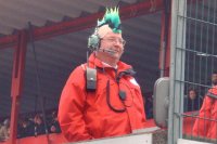 Koersdirecteur Danny Dubois was voor de start nog te vinden voor een lolletje, nadien was het bittere ernst
