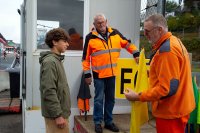 Mathis De Bruyne op de marshalpost aan de pitsuitgang