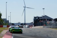 Bentley Team HTP - Bentley Continental GT3 vs. Rinaldi Racing - Ferrari 458 Italia