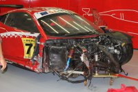Crash van Zampieri/Calari (Kessel Racing)