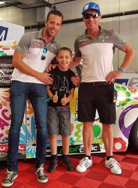 Anthony Kumpen en Bert Longin met Thibaut Somei
