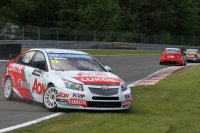 Yvan Muller even in de problemen