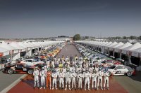 De 52 deelnemers aan de Porsche Cup race