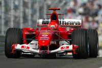 Michael Schumacher tijdens de Chinese GP 2004