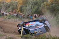 Neuville over de kop in Spanje tijdens de shakedown