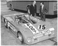 Juan Manuel Fangio (links)
