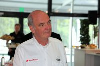 Dr. Wolfgang Ullrich