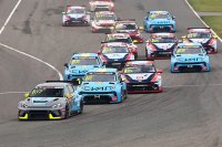 Aurélien Comte heer en meester in Race 3