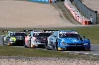 Philipp Eng (BMW Team RBM) voor Timo Glock en Pietro Fittipaldi (WRT Audi)