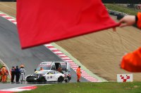 De Bentley Continental GT3 liep vooral vooraan zware schade op
