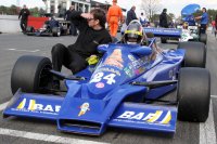Michael Lyons in de Hesketh 308E van Rupert Keegan