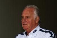 Mike Earle, terug van weggeweest