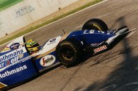 Ayrton Senna in zijn Rothmans Williams Renault tijdens de warm-up