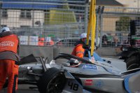 Edoardo Mortara die getakeld werd
