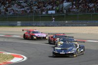Jack Aitken (Emil Frey Racing Ferrari) aan de leiding na de herstart