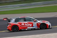 Gunther, Maxim en Manu Van Den Hove - VW Golf GTE TCR
