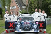 Jacky Ickx samen met zijn vijf kinderen