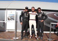 Rover Grouwels, geflankeerd door Dylan Derdaele en Koen Wauters