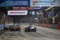 Pascal Wehrlein zet Mitch Evans stevig onder druk