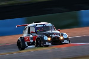 De Vlaamse teams en rijders in actie in Magny-Cours