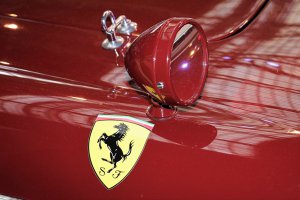 Autoworld: Expo Ferrari 70 Years