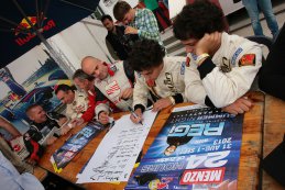 24H Zolder: Beelden van de handtekeningsessie