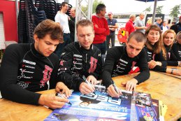 24H Zolder: Beelden van de handtekeningsessie
