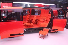 Het autosalon in beeld: Concept cars en racewagens