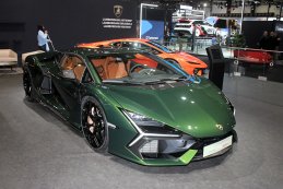 Lamborghini Revuelto