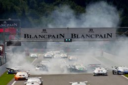 crash start 2de race 2016 Lamborghini Super Trofeo Spa