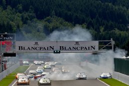 crash start 2de race 2016 Lamborghini Super Trofeo Spa