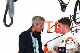 Stoffel Vandoorne (r.)