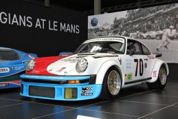 Porsche 930
