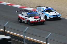 Hofor Racing/Küpper Racing - BMW E46 M3 CSL vs. De Verdelgers - BMW 123D