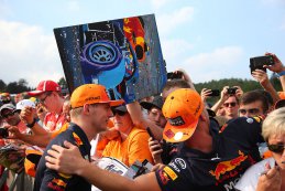 Max Verstappen met Nederlandse fans