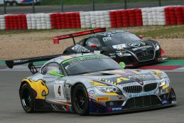 De Belgische teams MarcVDS en WRT in actie op de Nürburgring