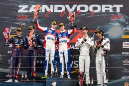 Het podium van race 1 in Zandvoort - Gold Cup