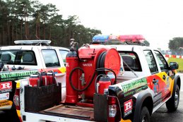 Blusinstallatie achteraan een Race Rescue 4x4