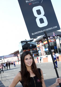 Zolder: Startgrid en babes bij de main race